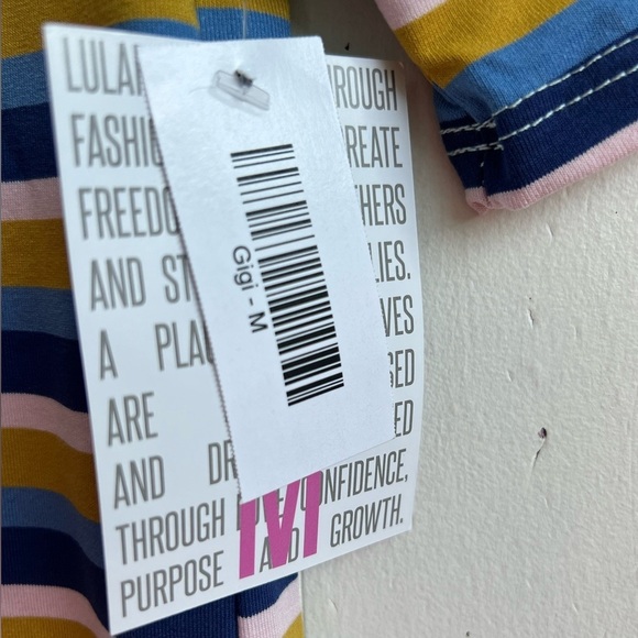 LuLaRoe Striped Gigi Short Sleeve Top Size Medium NWT - Picture 7 of 9